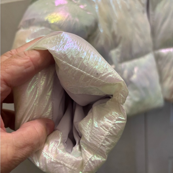 Shimmering Iridescent woman’s Puffer Jacket crop - Picture 2 of 8